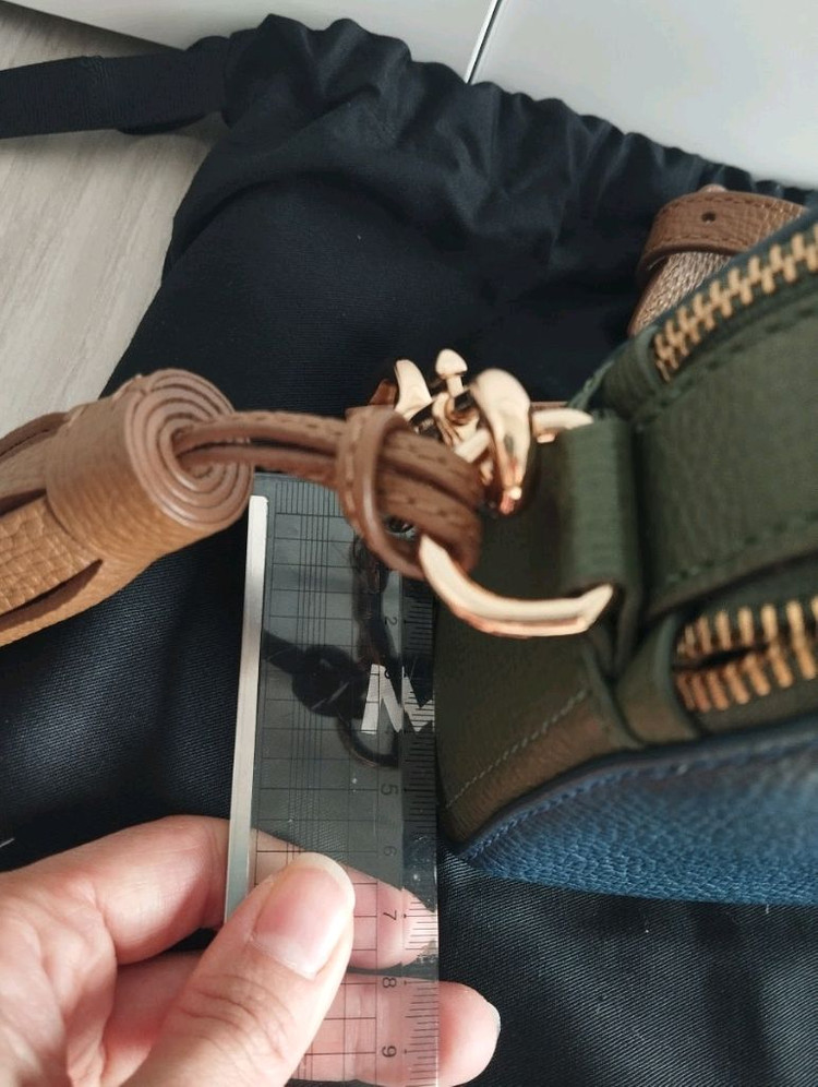 마크제이콥스 미니 크로스백 이미지