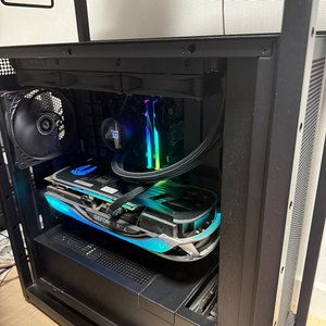 7800X3D / RTX 4080 / 튜닝램 G.SKILL DDR5-6000 64G / 파워 FSP 1000W 판매