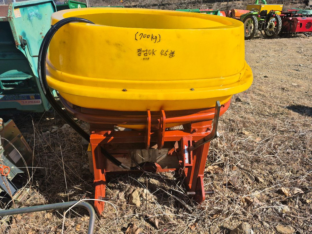 익산농기계 IJD700 비료살포기--1