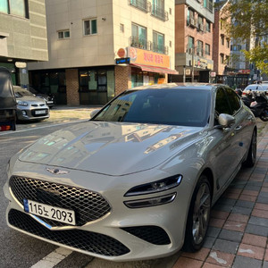 2024 G70 2.5T 2WD 바트나 그레이 / 베이지 천연가죽 이미지