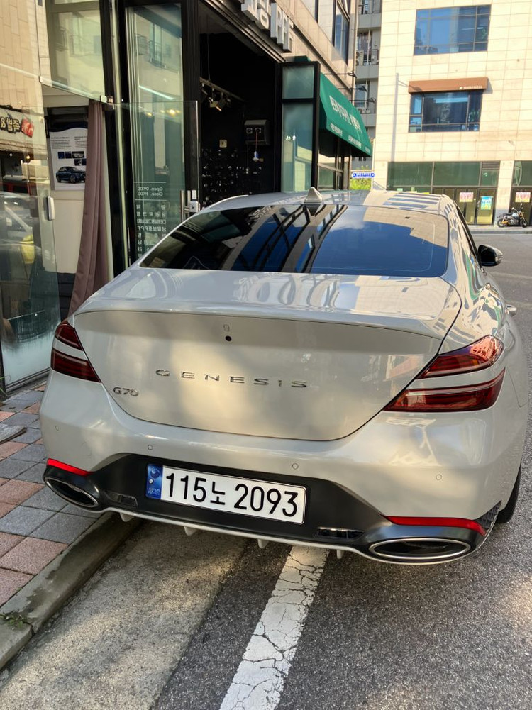 2024 G70 2.5T 2WD 바트나 그레이 / 베이지 천연가죽 이미지