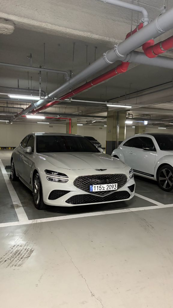 2024 G70 2.5T 2WD 바트나 그레이 / 베이지 천연가죽 이미지