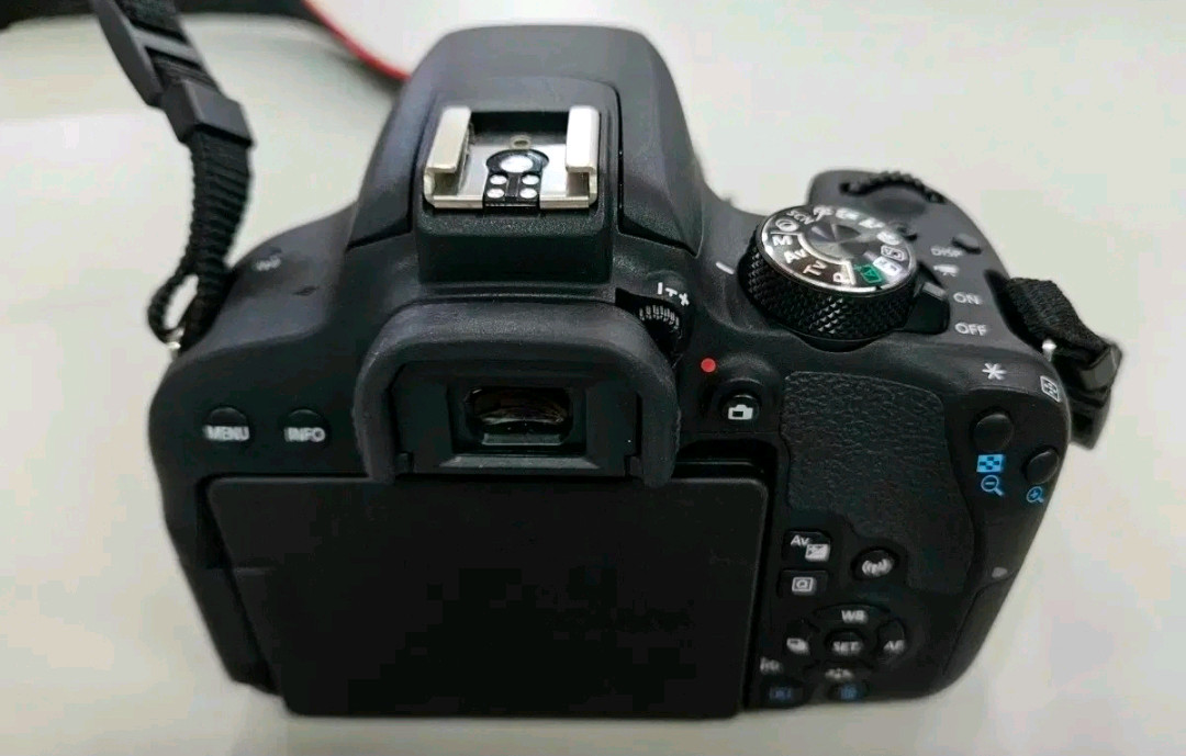 CANON 캐논 EOS 800D 번들렌즈 18-55세트 신품급 이미지