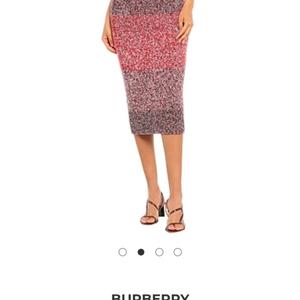 버버리 니트스커트L사이즈 택달린새옷