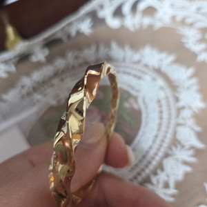 14k 도로시 트위스트 뱅글골드 팔찌