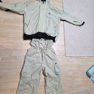 2425 가프 보드복 셋업 판매합니다.