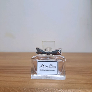 미스 디올 블루밍 부케 5ml 미니어쳐