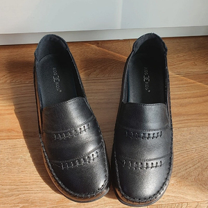 여성단화 #엄마신발 #편한신발 #235사이즈 #블랙단화