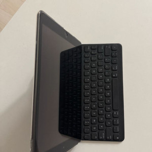 아이패드 9세대 + 정품 스마트키보드 이미지