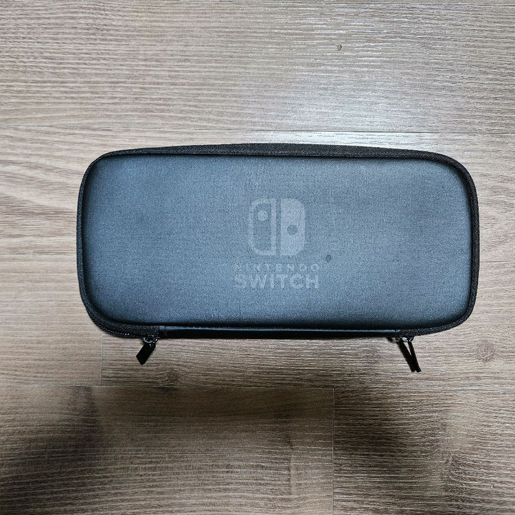 닌텐도 스위치1 (64기가 sd카드 내장)+스위치 케이스+몬스터헌터라이즈+마리오카트8디럭스+프로 컨트롤러 팝니다!!--2