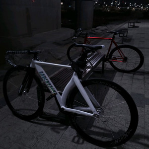 설명필독!!무하자급) 판/대 언노운 lv3 2024 렙쓰리 렙3 픽시 자전거