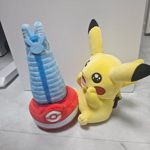롯데타워 피카츄 인형