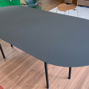 MENU 메누 스네어가드 오발 테이블 이미지