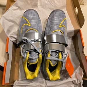 나이키 역도화 로말레오4 100% 새제품 (255 사이즈) 울프그레이 라이트닝