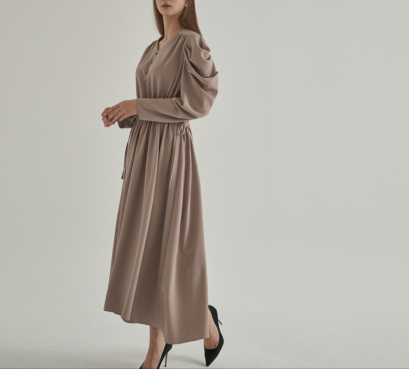 브이넥 루즈핏 어깨셔링 스트링 롱원피스ㅡ무배--1