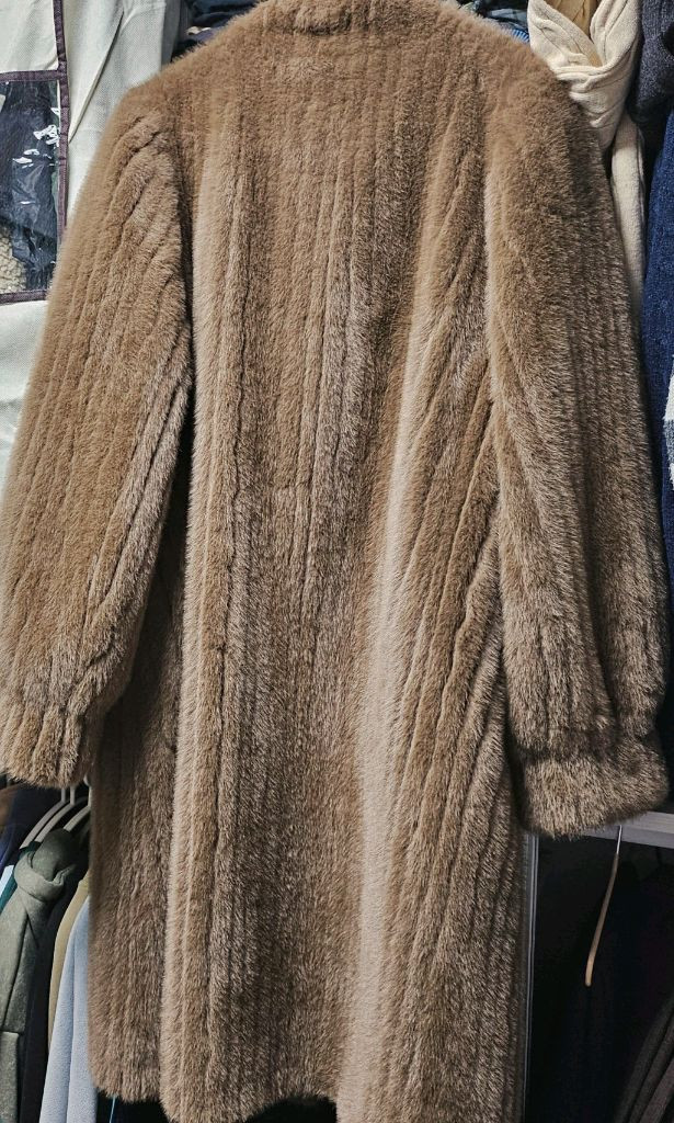 브라운 페이크밍크 퍼 롱코트(미착용)--1