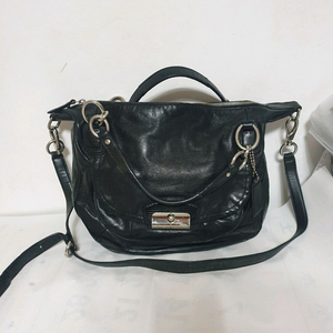 코치(COACH)의 크리스틴 레더 라운드 사첼(Kristin Leather Round Satchel)