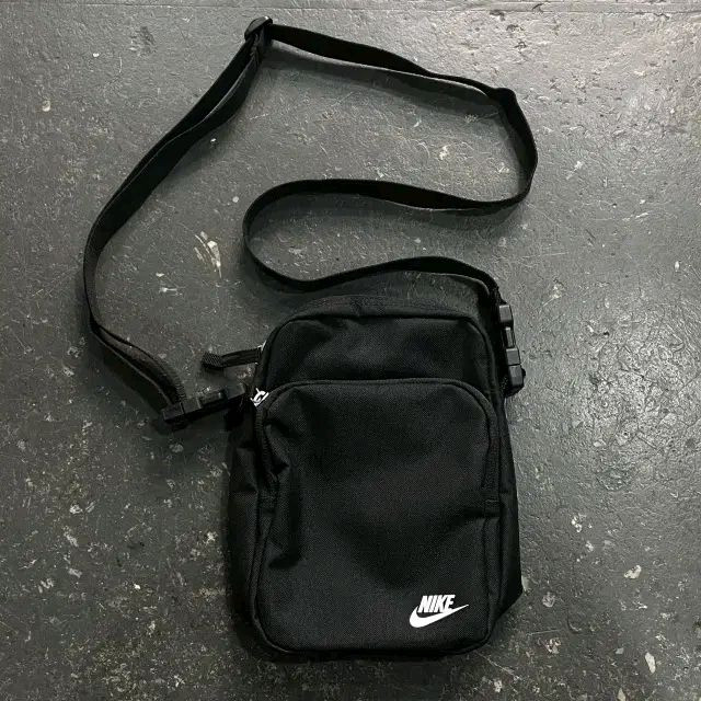 공용 나이키 헤리티지 크로스백 이미지