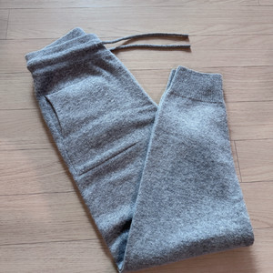 디그리스 Digris 홀리 조거팬츠(울캐시미어 니트 팬츠)