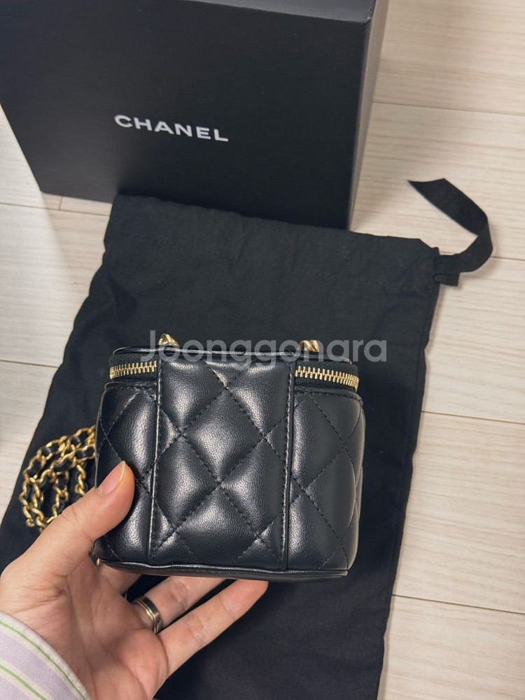 샤넬 베니티 골드볼 금장 가방--1