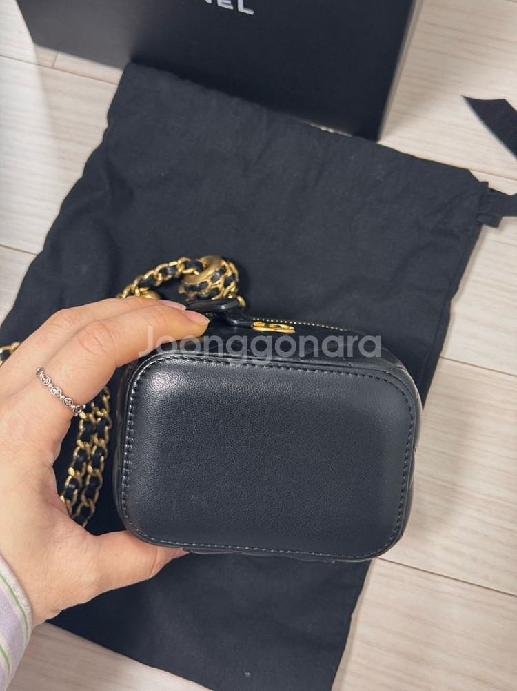 샤넬 베니티 골드볼 금장 가방--2