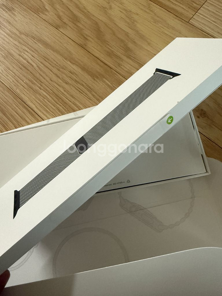 애플워치10 46mm 티타늄 슬레이트 밀레니즈루프 판매합니다--1