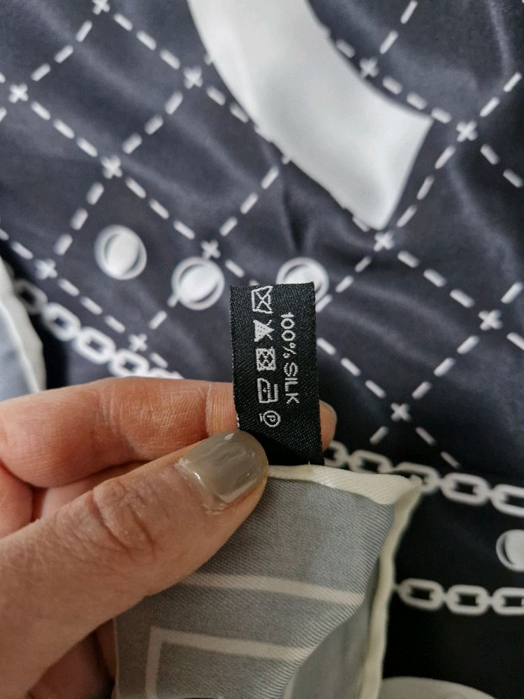 샤넬 실크 스카프(85cm)--1