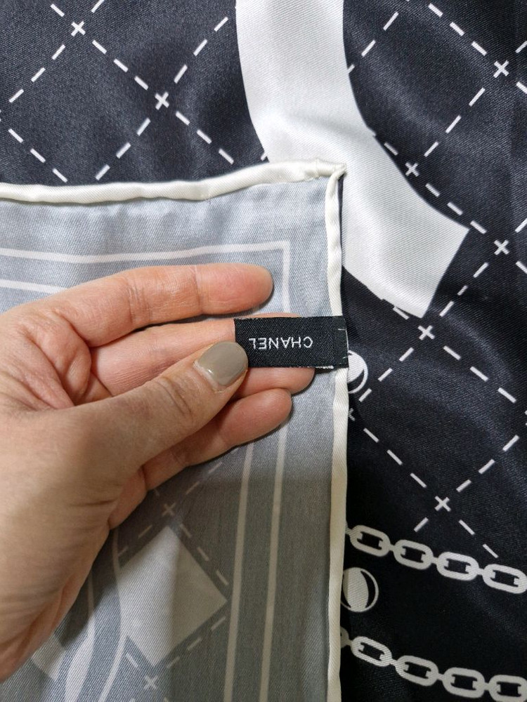 샤넬 실크 스카프(85cm)--2