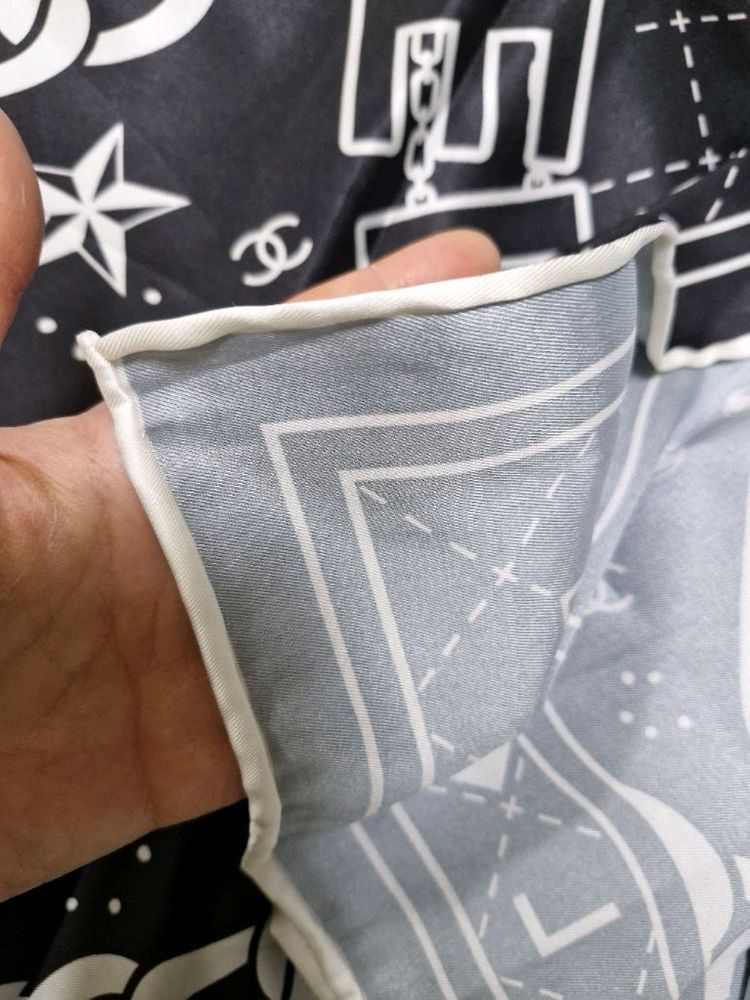 샤넬 실크 스카프(85cm)--3