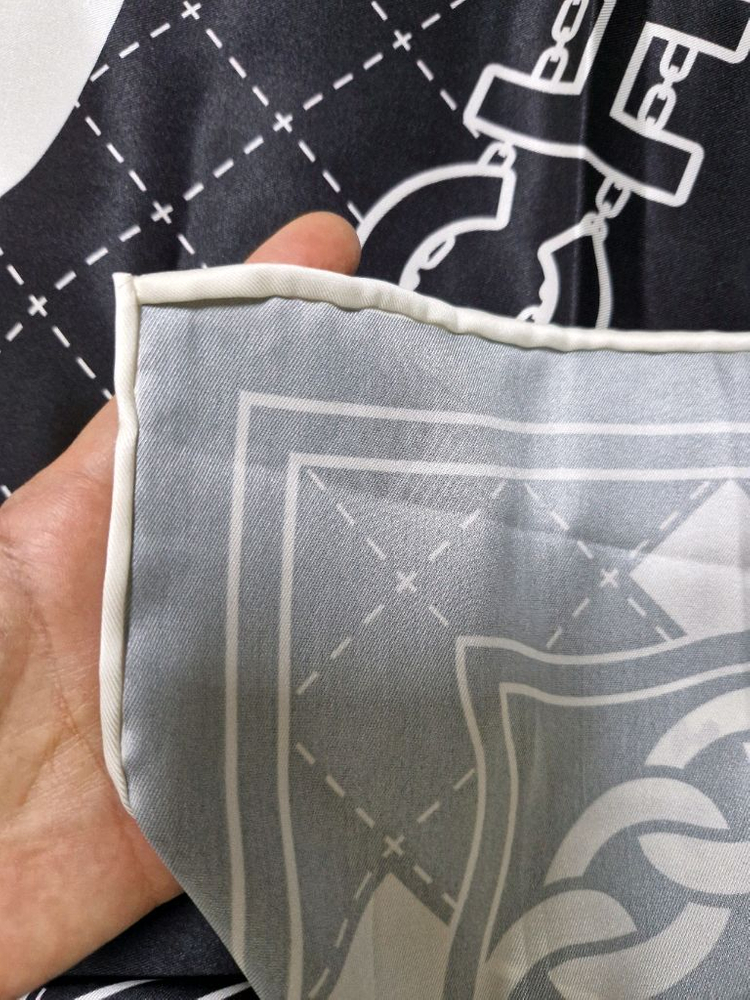 샤넬 실크 스카프(85cm)--4