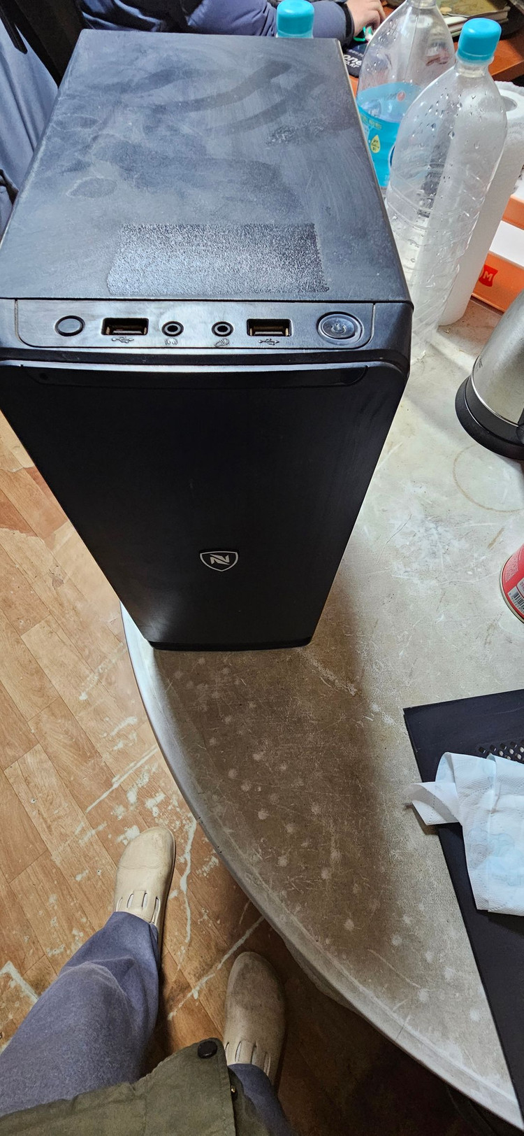 본체컴퓨터 팝니다. i3 6100 / ram 8gb / mb h110 / ssd 120gb--1