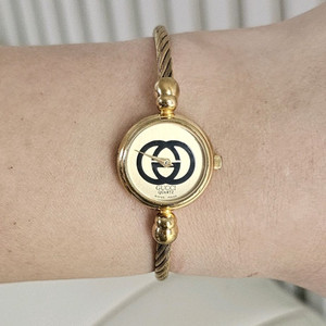 구찌 여성 금장 2047L 뱅글 여자 시계 팔찌 손목시계