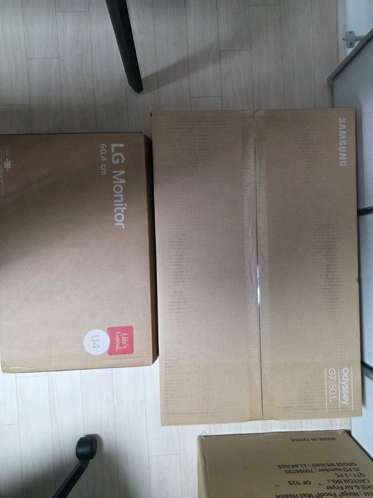 32인치 4K + 24인치 FHD모니터 판매 이미지