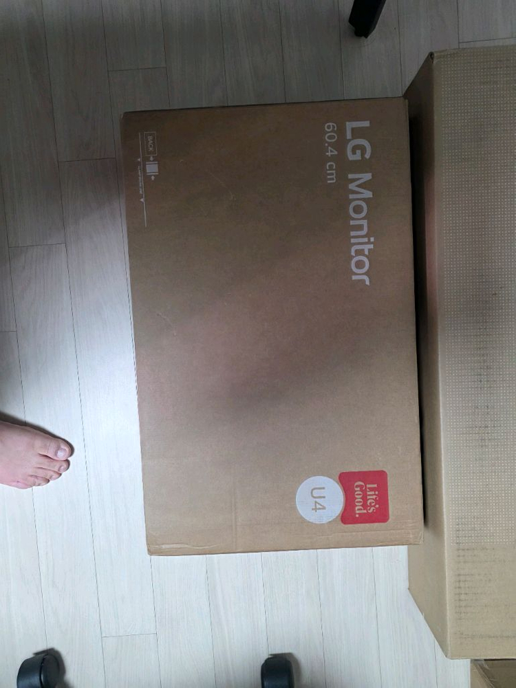 32인치 4K + 24인치 FHD모니터 판매 이미지