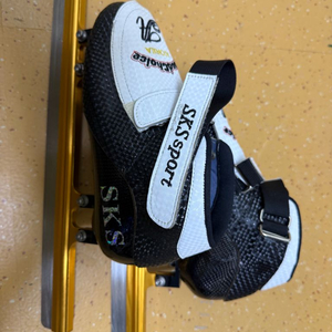 sks 쇼트트랙 스케이트 판매합니다.