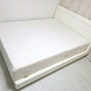(상태최고) 국산 킹사이즈 침대 프레임 + 매트리스 세트 크림화이트