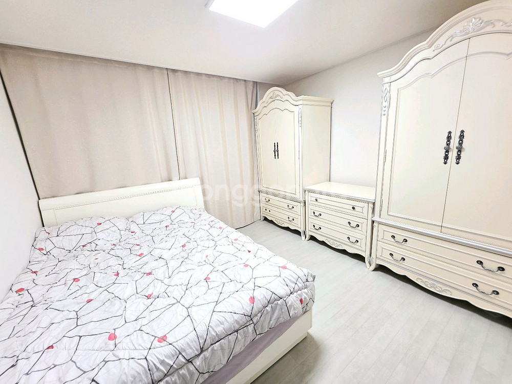 (상태최고) 국산 킹사이즈 침대 프레임 + 매트리스 세트 크림화이트--8