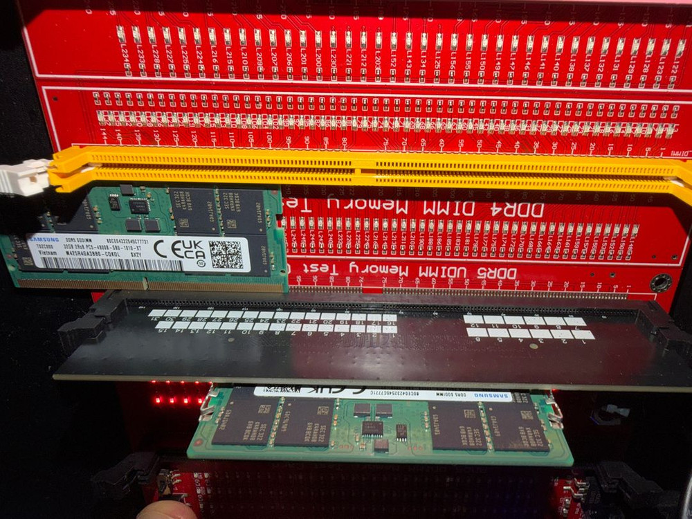 [판매] 삼성 노트북용 DDR5 64GB 4800MHz(32gb * 램 2개) (미사용/테스트 완료)--4