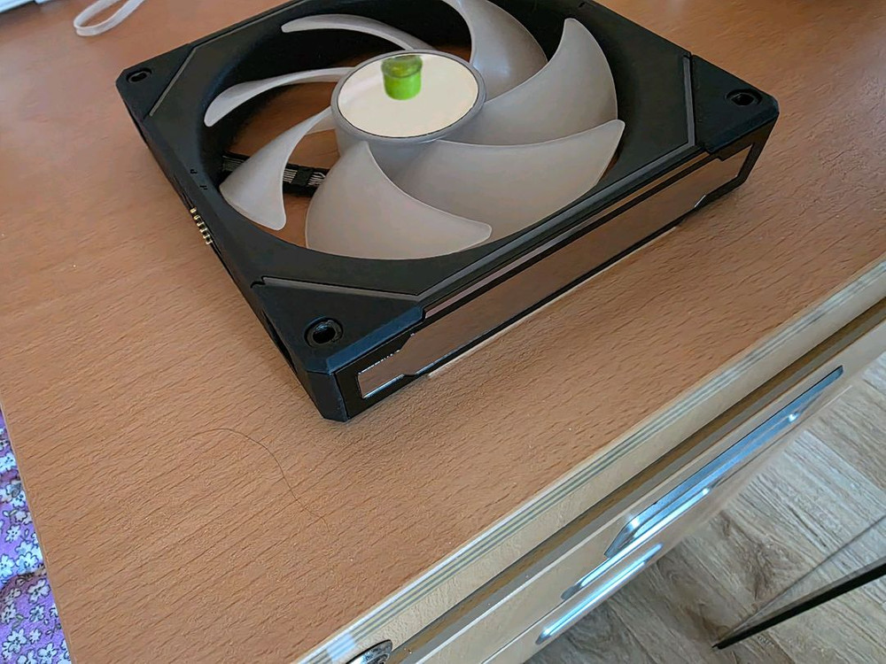 리안리 UNI FAN SL-INF 140 RGB 판매합니다--2