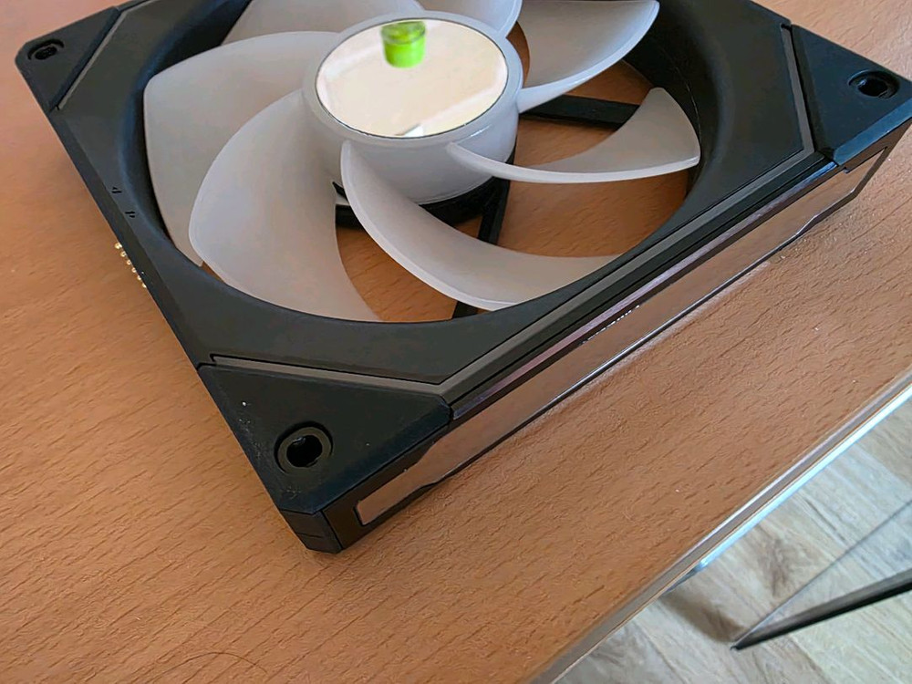 리안리 UNI FAN SL-INF 140 RGB 리버스 판매합니다--1