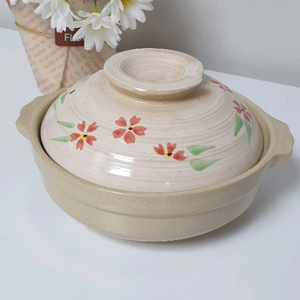 꽃무늬 뚝배기 이미지