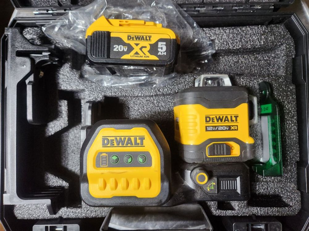 디월트 20v 그린레벨기 DCE089G18 A급 판매 이미지