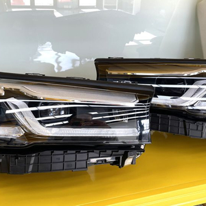 BMW G30 LCI LED 헤드라이트 (매트릭스LED) 정품 한대분 판매 (어댑터) 이미지