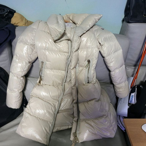 몽클레어 여성 하프패딩 3사이즈