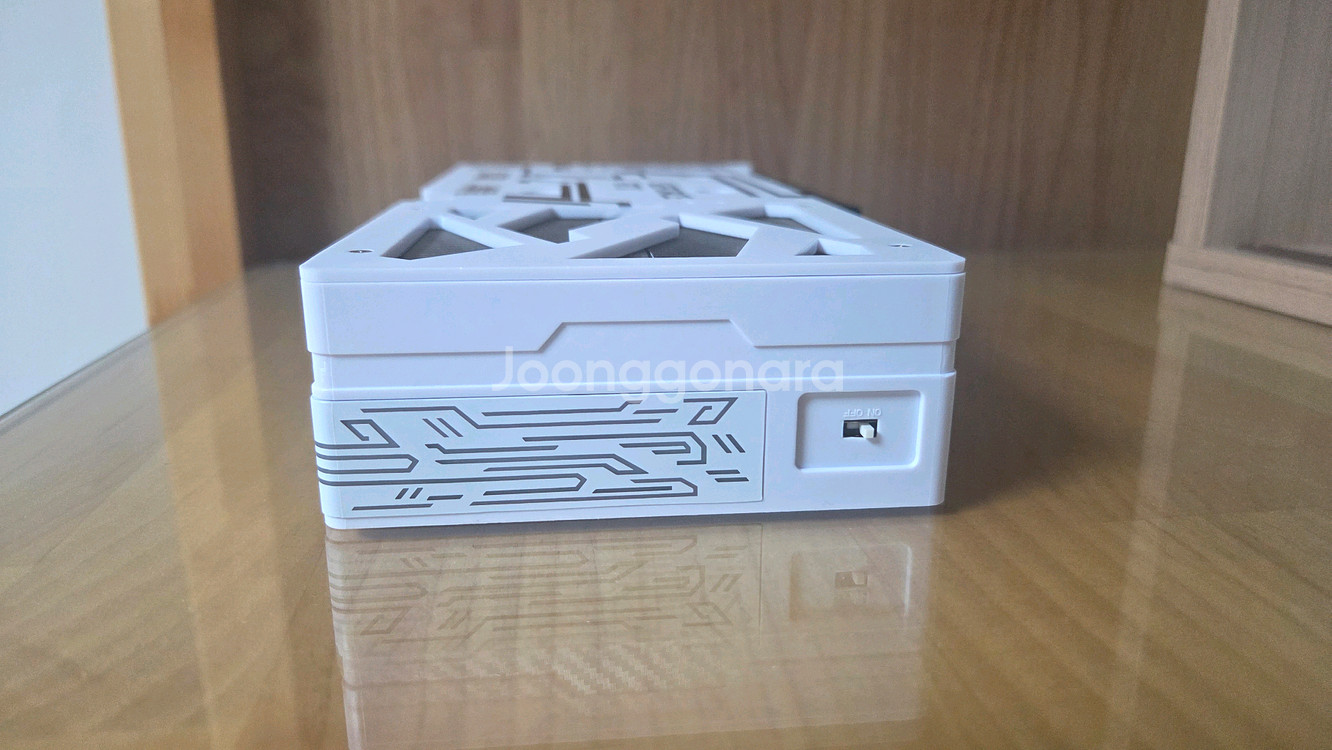 갤럭시 rtx 5060ti oc 8gb 화이트 팝니다.--6