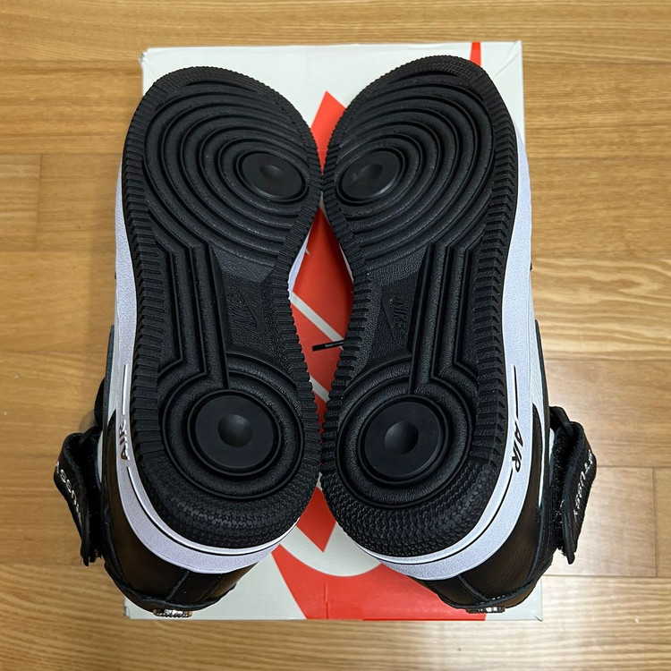 나이키 스투시 에어포스 1 ’07 미드 SP 블랙 앤 라이트 본 275 새제품 DJ7840-002 스니커즈 운동화 이미지