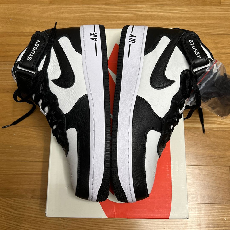 나이키 스투시 에어포스 1 ’07 미드 SP 블랙 앤 라이트 본 275 새제품 DJ7840-002 스니커즈 운동화 이미지