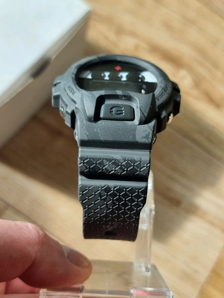 카시오 지샥 DW-6900NNJ-1DR 이미지