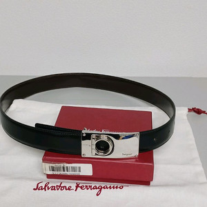 페라가모 은장 여성 양면 가죽벨트 정품입니다
