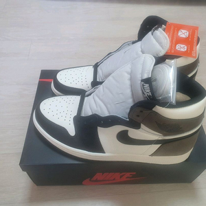 나이키 조던1 하이 다크모카 판매합니다.